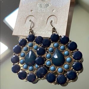 Earrings with blue accents